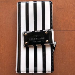 Kate Spade bifold patent wallet